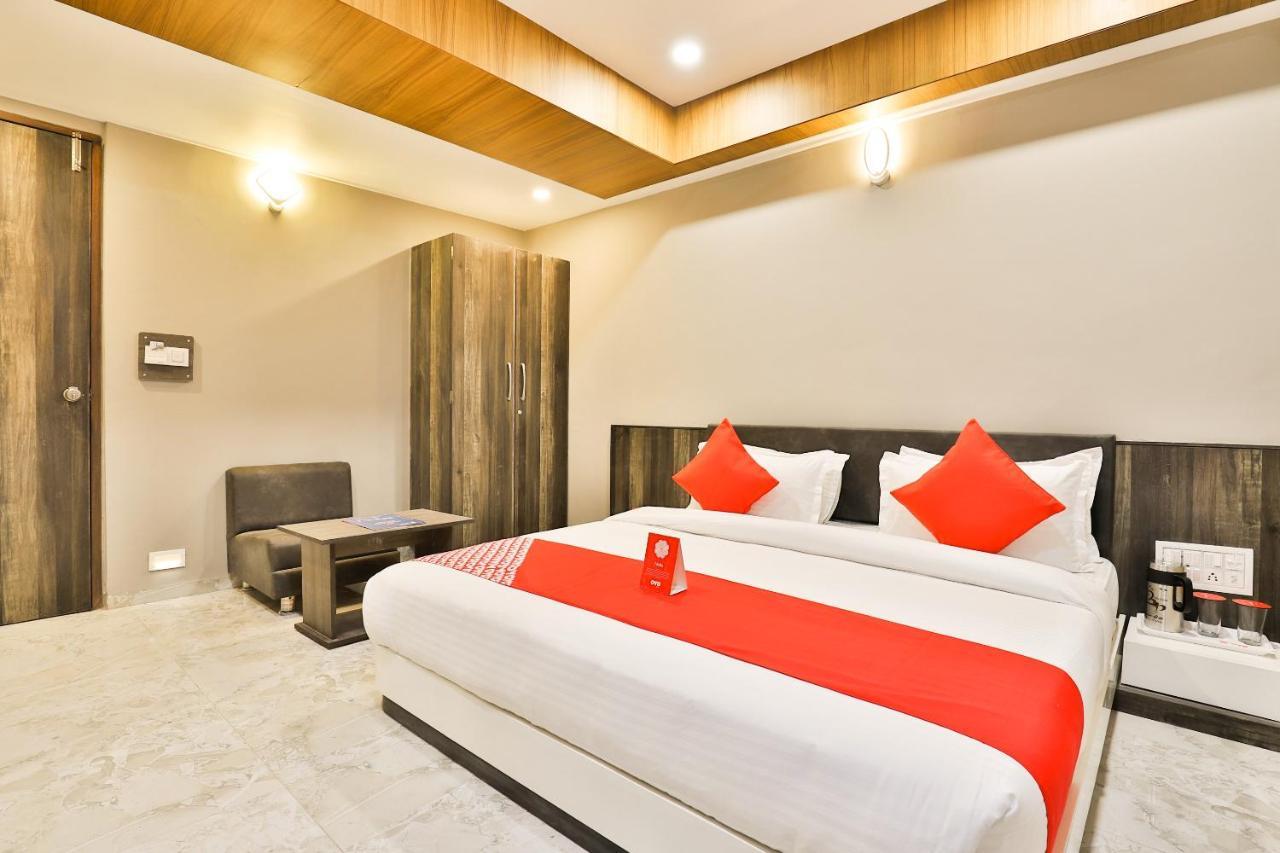 Oyo 10962 Hotel Om Balaji Naroda Exterior photo